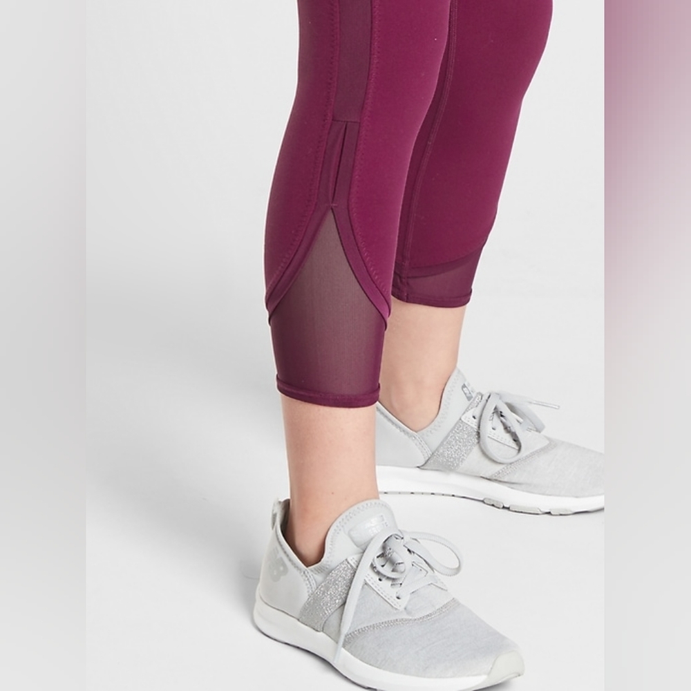 Athletaβ Speed Racer Bra & Ready Set Capri - Picture 4 of 7
